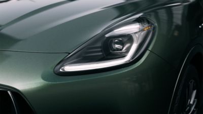 maserati-grecale-green- headlight-desktop