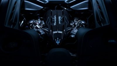 gt2-stradale-engine-bay-carbon