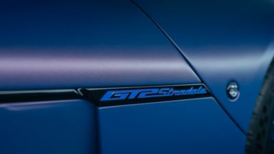 gt2-stradale-side-badge-detail