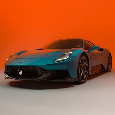 mcpura-front-right-view-red-background-squared