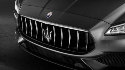 maserati-quattroporte-exterior-front-grille-detail