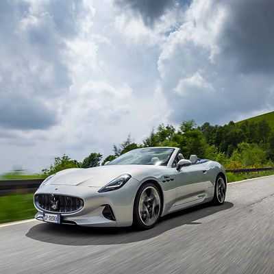 grancabrio-folgore-bianco-astro-front-side-view-squared