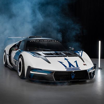 mcxtrema-modena-front-view-smoke-squared