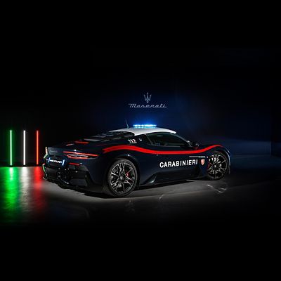 mcpura-carabinieri-black-car-side-view-squared