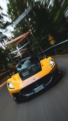 gt2-stradale-yellow-running-hero-mobile