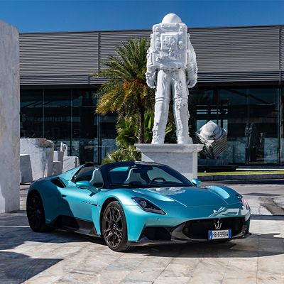 mcpura-front-view-statue-versilia-squared