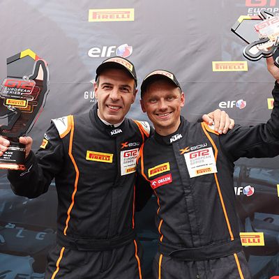 two-pilots-podium-squared