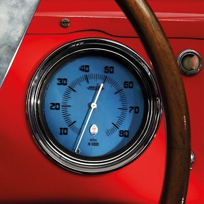 berlinetta-pininfarina-red-odometer-details-sqared