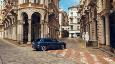 grecale-modena-side-view-desktop