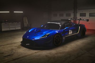 gt2-blue-in-the-garage-desktop