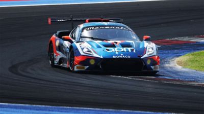 gt2-misano-2025-philippe-prette-blue-car-front-view-desktop