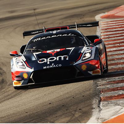 race-of-valencia-gt2-on-track-front-view-squared