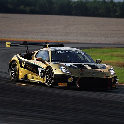 race-of-valencia-gt2-on-track-shot-in-curve-squared