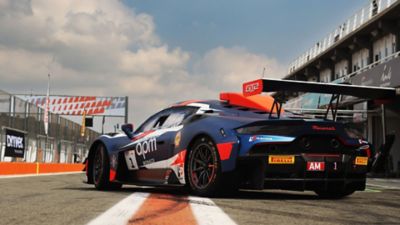 race-of-valencia-gt2-side-view-box-desktop