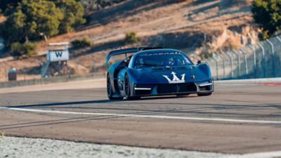 mcxtrema-running-front-right-view-desktop